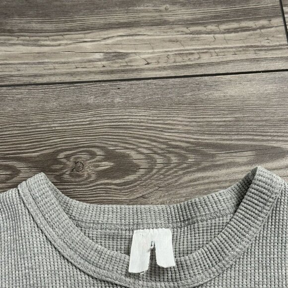 Vintage 90’s Toronto Maple Leafs Waffle Knit T Shirt - Picture 5 of 5